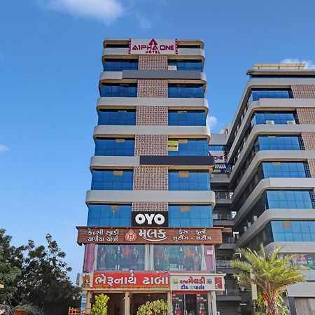Collection O Alpha One Hotel Ahmedabad Luaran gambar