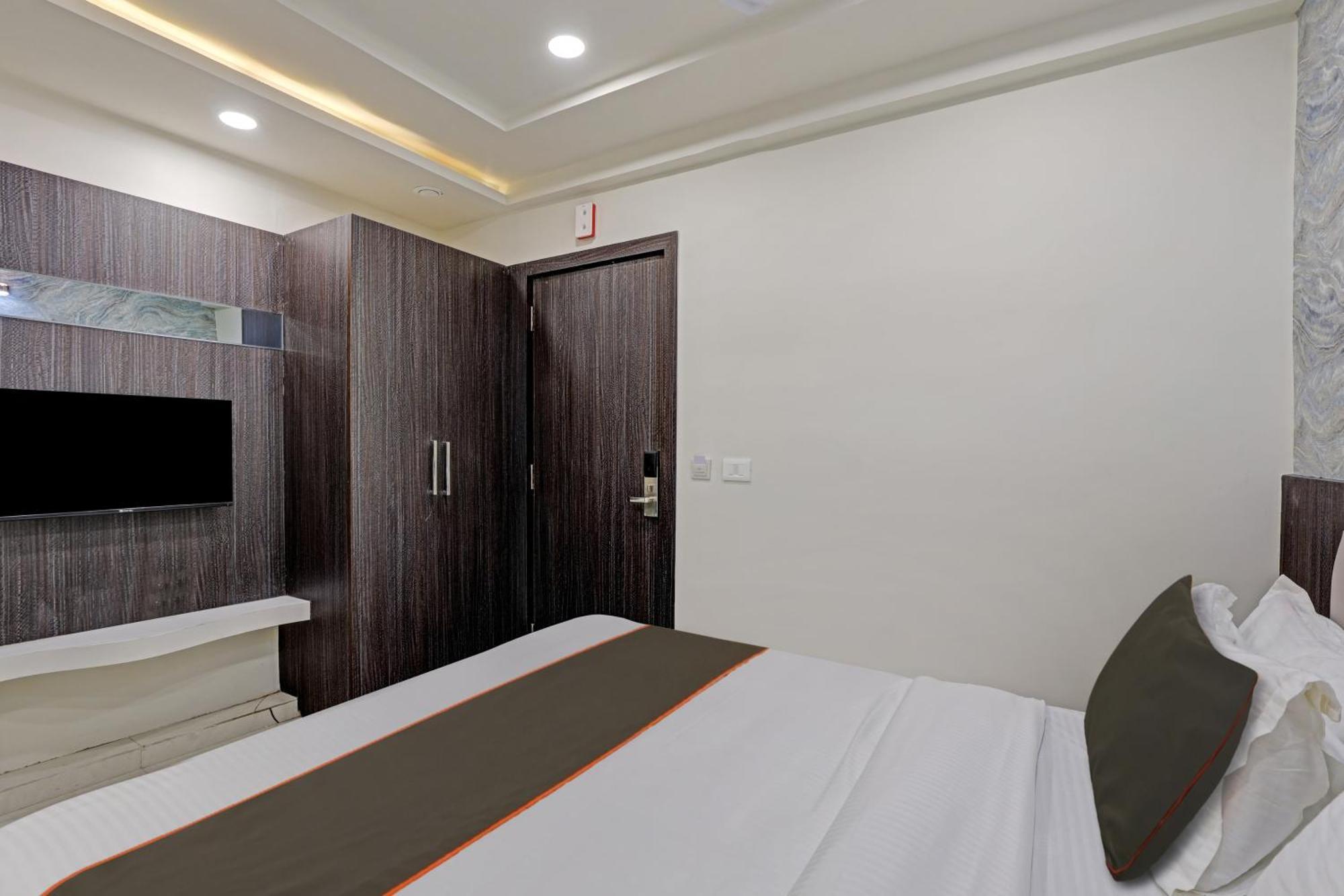 Collection O Alpha One Hotel Ahmedabad Luaran gambar
