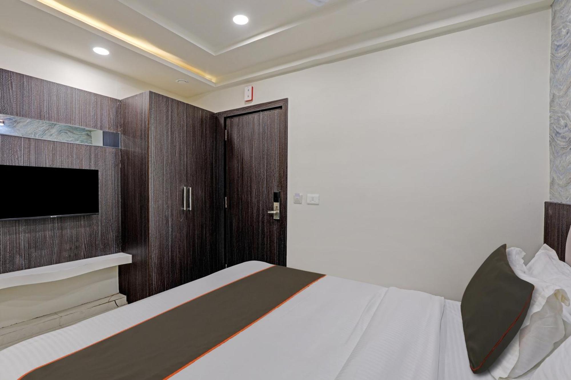 Collection O Alpha One Hotel Ahmedabad Luaran gambar